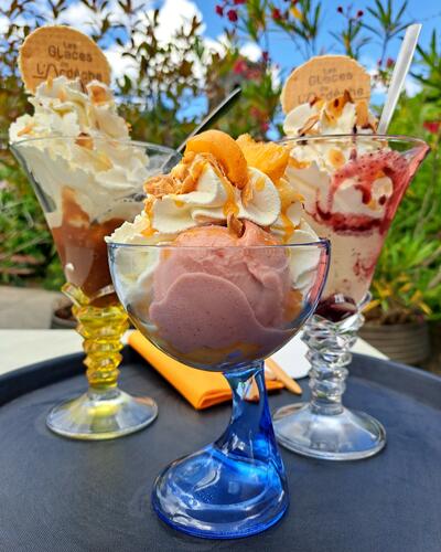 Glaces de l'ardèche terrasse bar de l'hôtel La Garenne