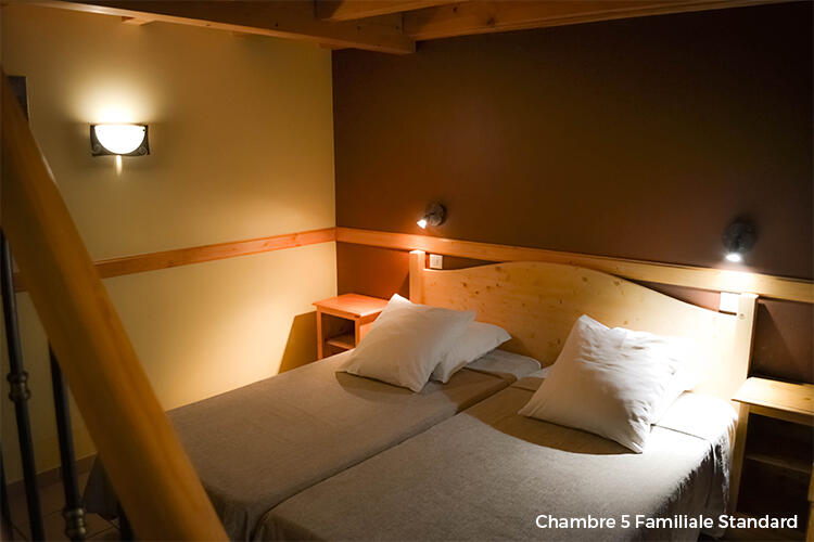 Les chambres de l'hôtel la Garenne sont équipées d'une literie confortable